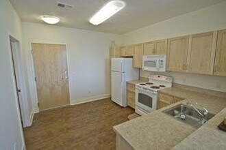 4920 S 30th St in Omaha, NE - Building Photo - Building Photo