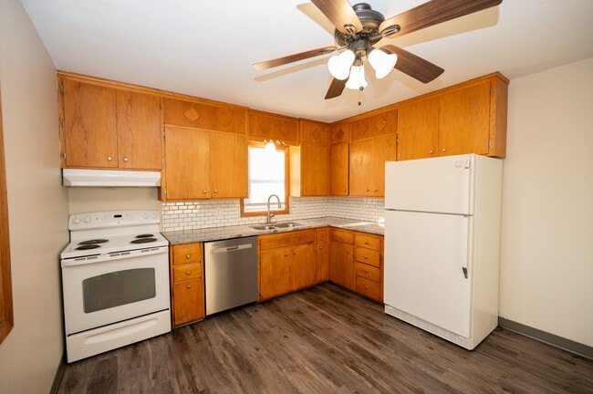 1220-4 1/2 4 1/2 St NW in Rochester, MN - Building Photo - Building Photo