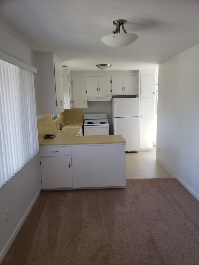 83 Clark St, Unit 83B in San Rafael, CA - Building Photo - Building Photo