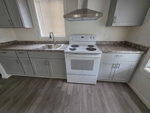 116 Olive St in Crescent City, CA - Building Photo - Building Photo