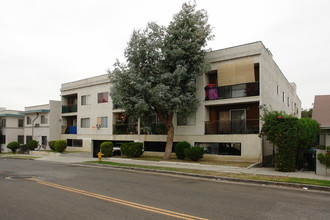 235 S Vendome St in Los Angeles, CA - Building Photo - Building Photo