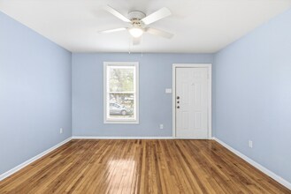 2202 W Hermosa Dr in San Antonio, TX - Building Photo - Building Photo