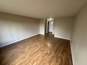 6115 Piedmont Pl SW in Albany, OR - Building Photo - Building Photo