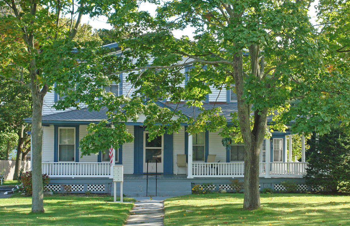 371 S Ocean Ave in Patchogue, NY - Foto de edificio