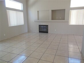 8284 W Rochelle Ave in Las Vegas, NV - Building Photo - Building Photo
