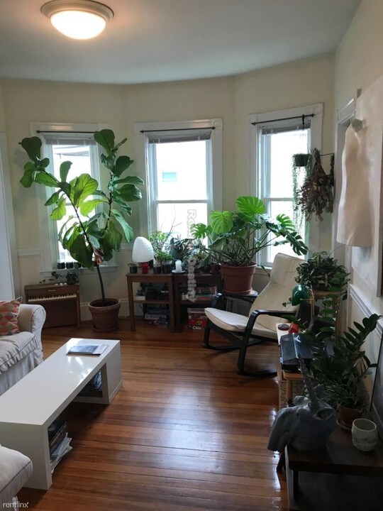 83 Beacon St in Somerville, MA - Foto de edificio
