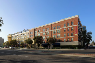 Carnegie Plaza Apartments in Anaheim, CA - Building Photo - Building Photo