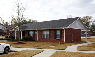 Pecan Cove Apartments in Mobile, AL - Building Photo - Building Photo