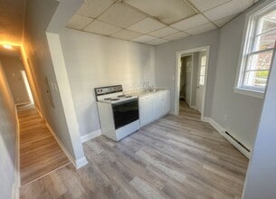 321 W Broad St in Tamaqua, PA - Building Photo - Building Photo