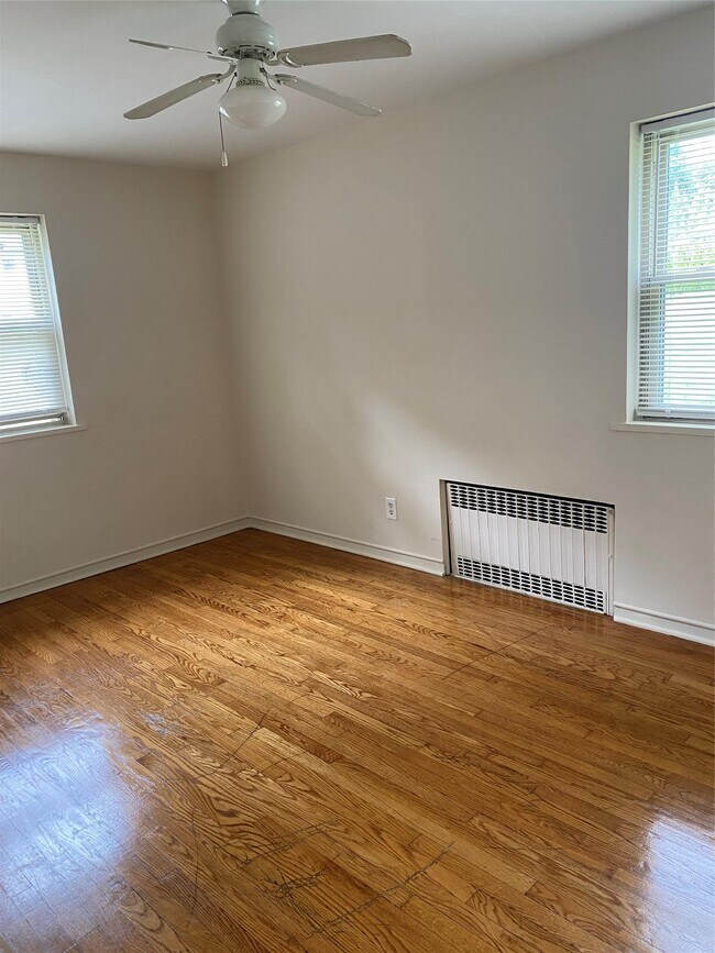 476 N Middletown Rd-Unit -1 in Pearl River, NY - Building Photo - Building Photo