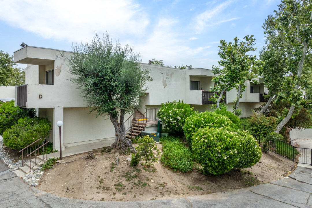 Old Orchard Condominiums in Valencia, CA - Building Photo