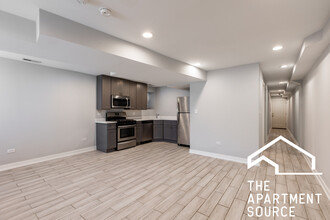3210 S May St in Chicago, IL - Building Photo - Building Photo