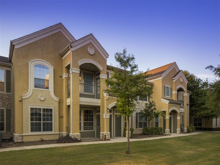 Roseville Apartments | San Antonio, TX Apartments For Rent