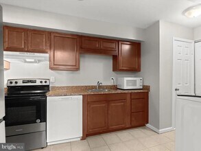 9075 N Laurel Rd in Laurel, MD - Building Photo - Building Photo