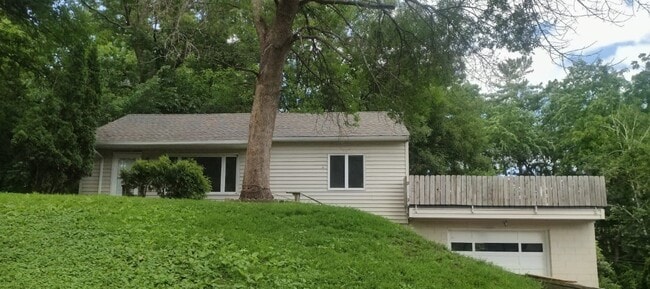 property at 4831 Ridge Rd