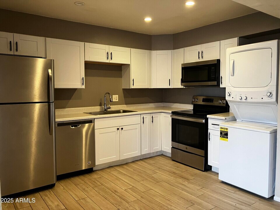 4027 E Moreland St in Phoenix, AZ - Building Photo