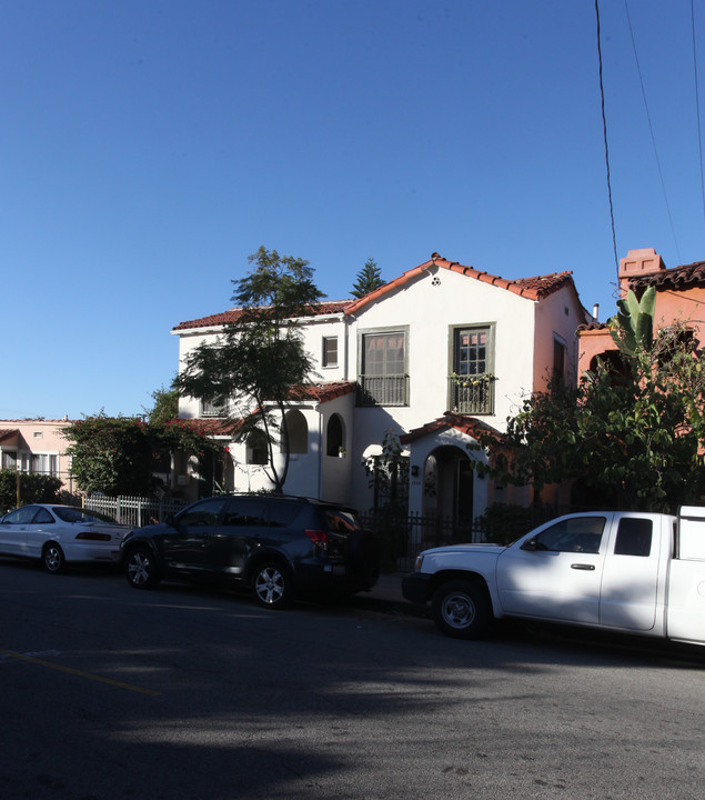 1341 N Edgemont St in Los Angeles, CA - Building Photo