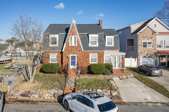 405 23rd St in Virginia Beach, VA - Foto de edificio - Building Photo