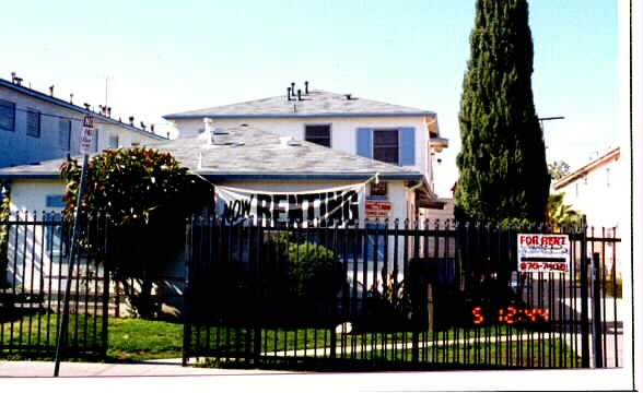 14823-14825 Chadron Ave in Gardena, CA - Building Photo