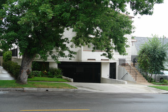 618 E Magnolia Blvd in Burbank, CA - Building Photo - Building Photo