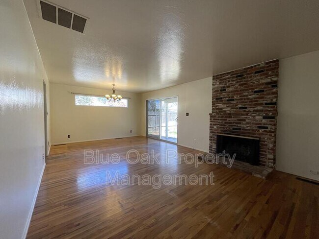 6 Begonia Ln in Chico, CA - Building Photo - Building Photo