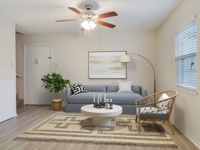 The Warwick - Utilities Included in Baton Rouge, LA - Foto de edificio - Building Photo