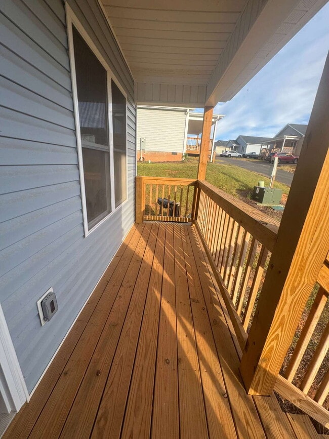 property at 203 Quinn Hill Ln