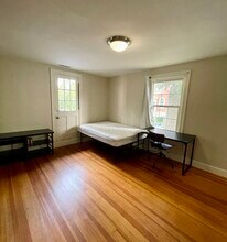 1860 Commonwealth Ave, Unit 1 in Boston, MA - Building Photo - Building Photo