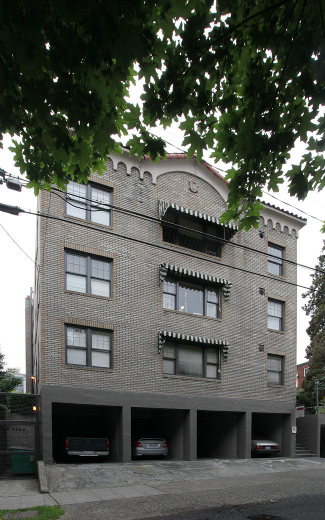 Glen Arms Apartments in Seattle, WA - Building Photo - Building Photo