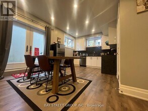 1243 Bridge Rd in Oakville, ON - Building Photo - Building Photo