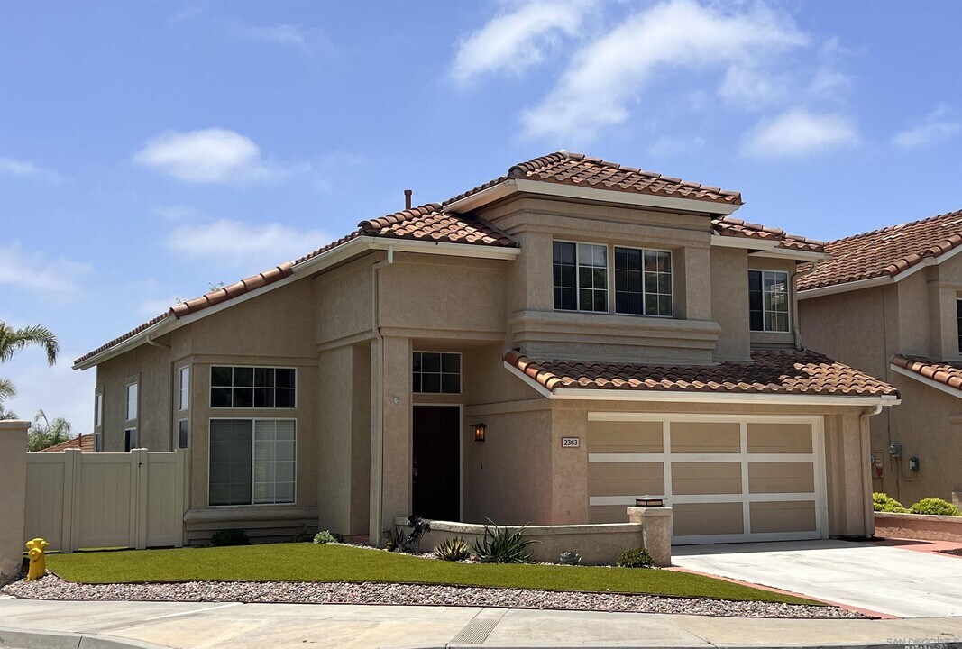 2363 Terraza Guitara in Carlsbad, CA - Building Photo