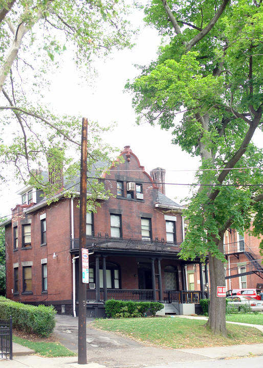 314 N Neville St in Pittsburgh, PA - Building Photo