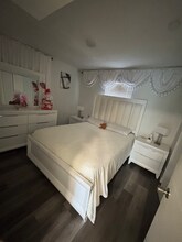 1055 NW 153rd St in Miami, FL - Building Photo - Building Photo