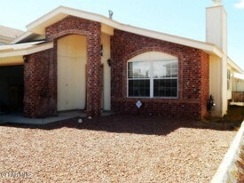 3325 Chickasaw Dr in El Paso, TX - Building Photo