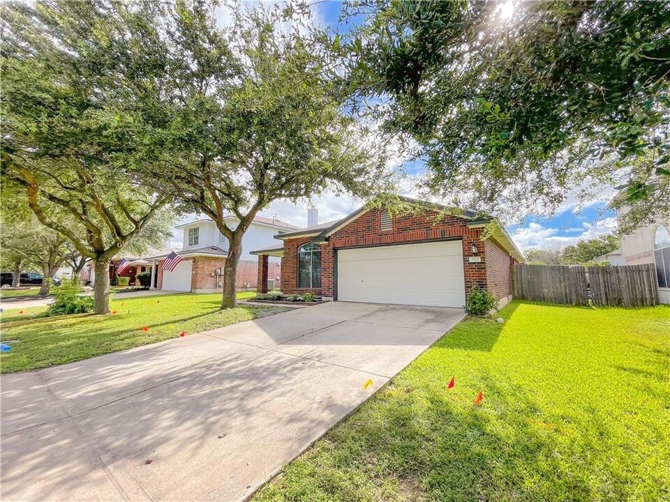 3807 Willie Mays Ln in Round Rock, TX - Building Photo