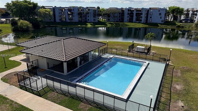 1300 SW 122nd Ave in Miami, FL - Building Photo - Building Photo