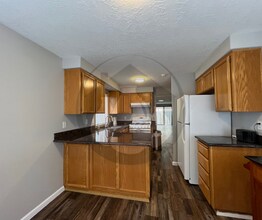 2465 Connemara Ct SE in Salem, OR - Building Photo - Building Photo