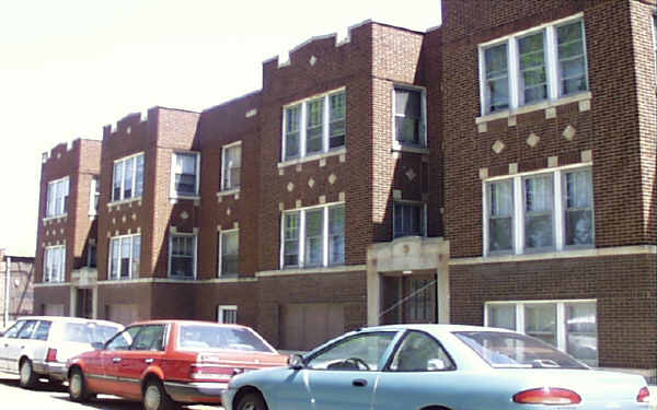 2735-2745 N Long Ave in Chicago, IL - Foto de edificio