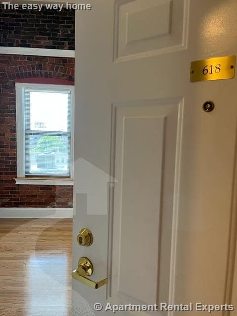 888 Massachusetts Ave, Unit #618 in Cambridge, MA - Foto de edificio - Building Photo