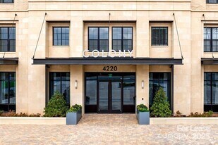 4220 Colony Plz Dr, Unit 32A in Charlotte, NC - Building Photo