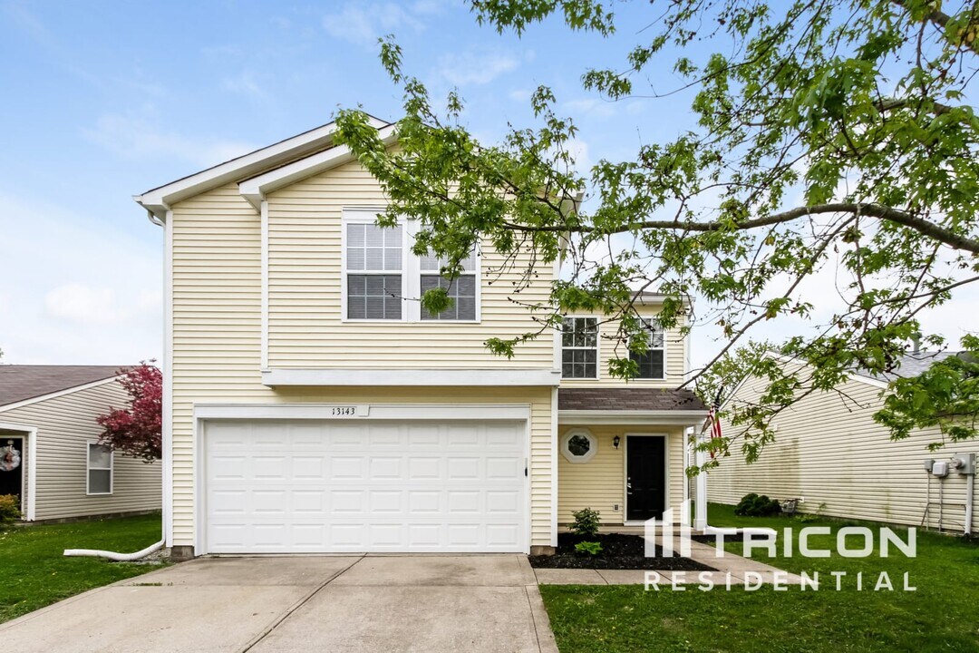13143 N Brick Chapel Dr in Camby, IN - Building Photo