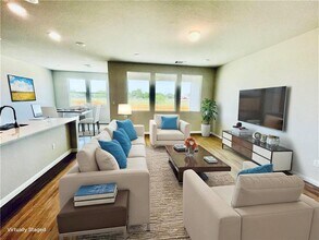12912 Cerro Castellan Trace in Manor, TX - Foto de edificio - Building Photo