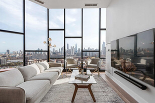 730 N Milwaukee Ave in Chicago, IL - Building Photo