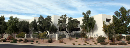 7474 E Earll Dr in Scottsdale, AZ - Building Photo - Building Photo