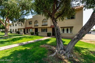 6825 E Osborn Rd in Scottsdale, AZ - Building Photo - Building Photo
