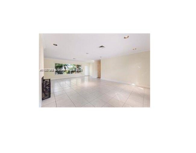 2632 NE 30th St in Fort Lauderdale, FL - Foto de edificio - Building Photo