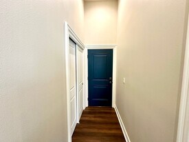 116 E 4th Ave in Ellensburg, WA - Building Photo