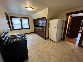 2011 Monroe St-Unit -Upper in Two Rivers, WI - Building Photo - Building Photo