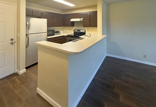 8889 Caminito Plaza Centro, Unit 7120 in San Diego, CA - Building Photo - Building Photo