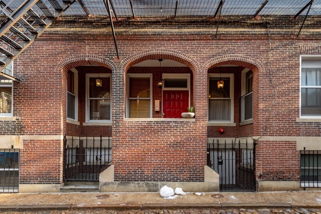 29 Fayette St in Boston, MA - Building Photo